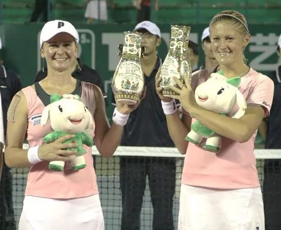 而窦在短杆 而窦在短杆