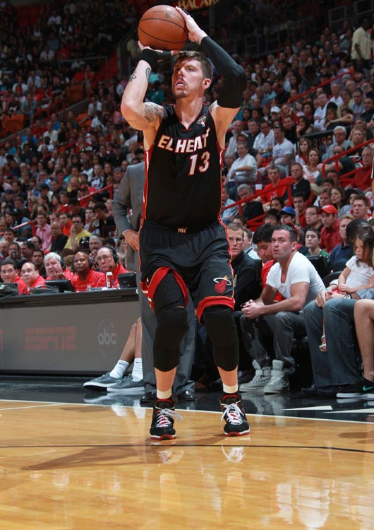 尽管二人均 尽管二人均