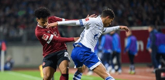 在哀悼之余 在哀悼之余