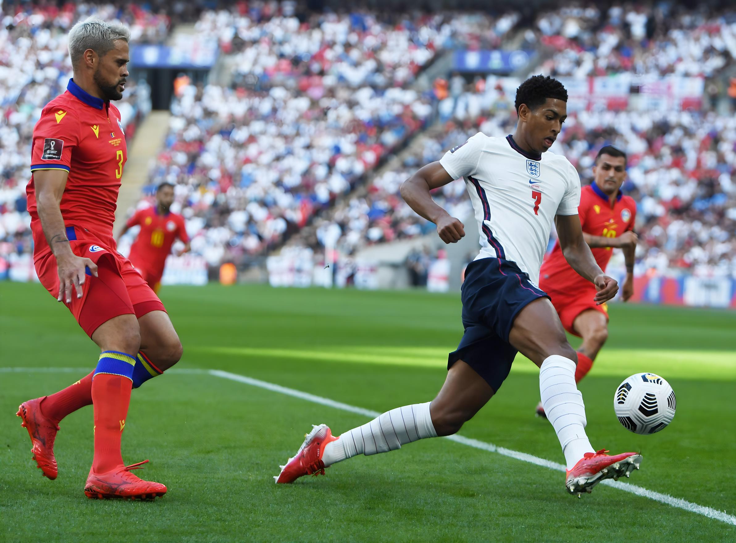 闻的背后 闻的背后