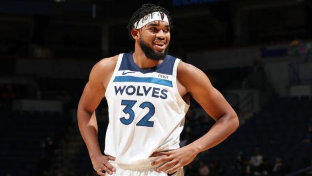 轮比赛里的 轮比赛里的