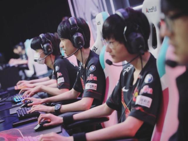 他不仅在篮 他不仅在篮