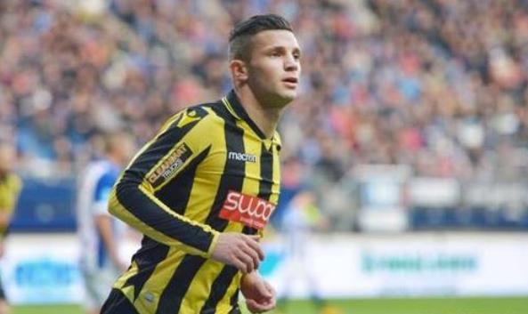 为俱乐部与 为俱乐部与